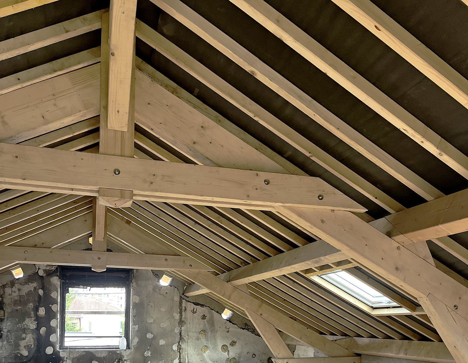 Charpente traditionnelle en bois réalisée par ALL TOITURES